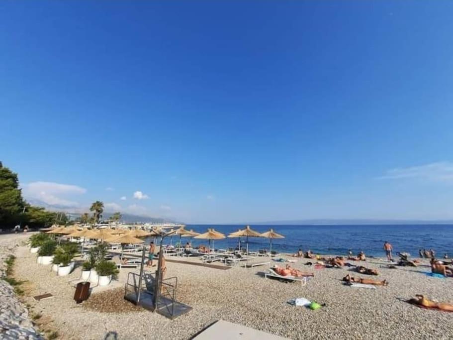 Bright And Colourful Luce -sandy Apartmán Split