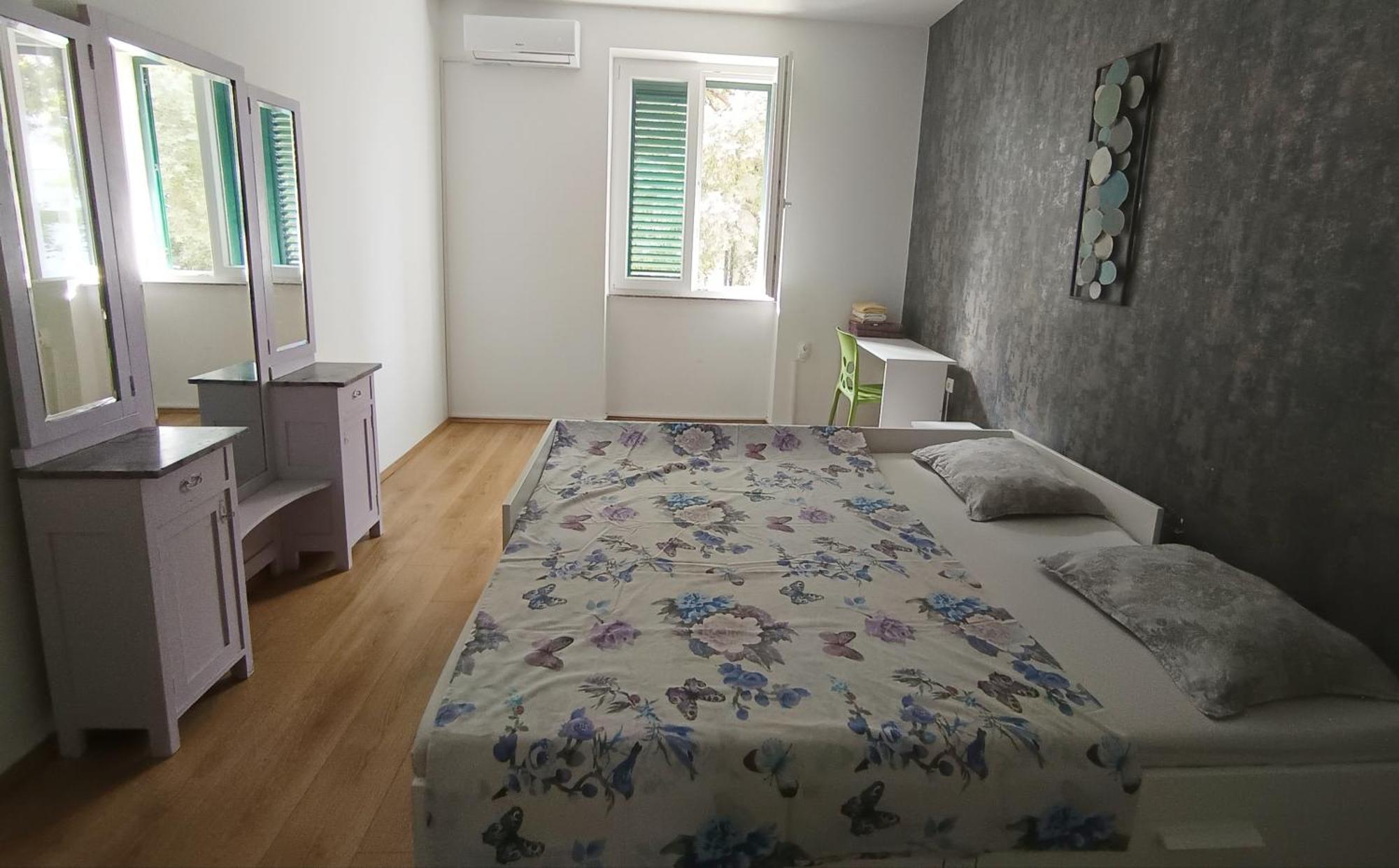 Bright And Colourful Luce -sandy Apartmán *